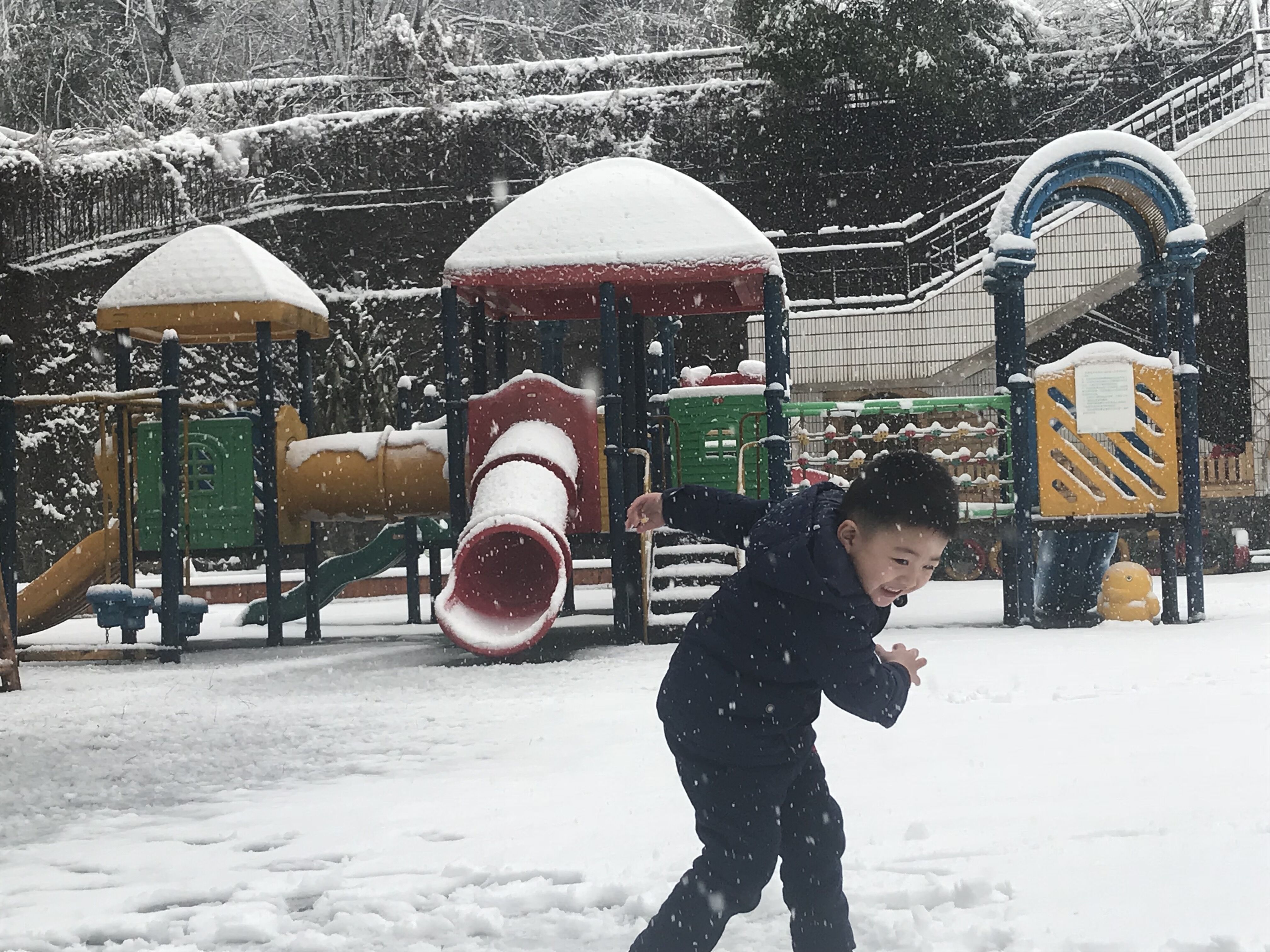 下雪天像过节